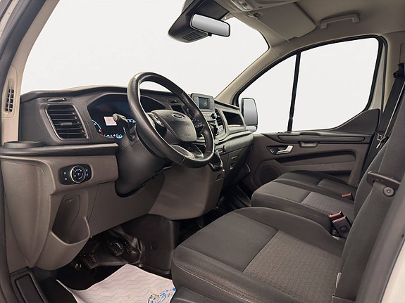 Ford Transit Custom 17 of 30