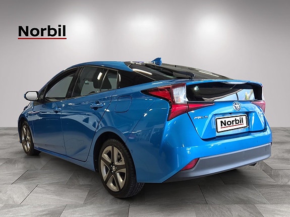 Toyota Prius 3 of 27
