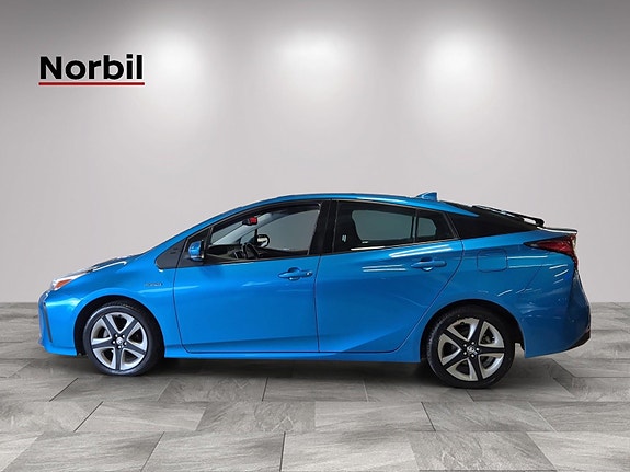 Toyota Prius 2 of 27