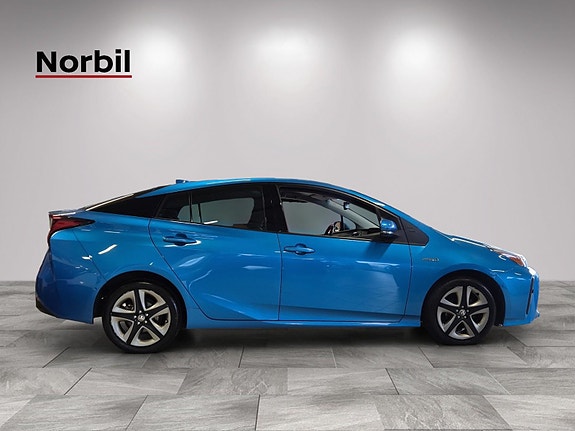 Toyota Prius 6 of 27