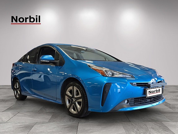 Toyota Prius 7 of 27