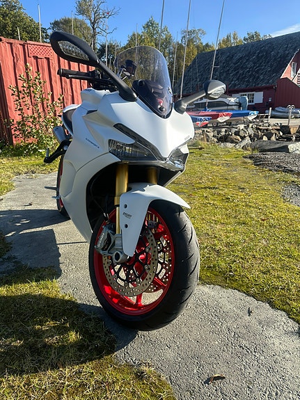 Ducati SuperSport 10 of 26
