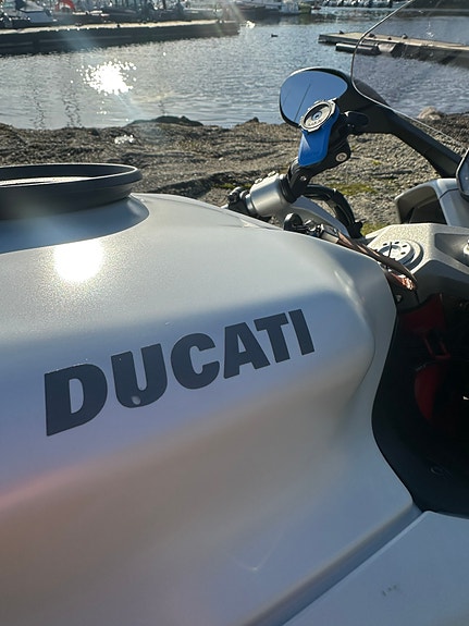 Ducati SuperSport 3 of 26