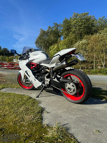Ducati SuperSport 13 of 26