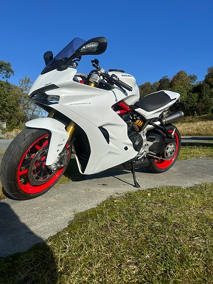 Ducati SuperSport 12 of 26