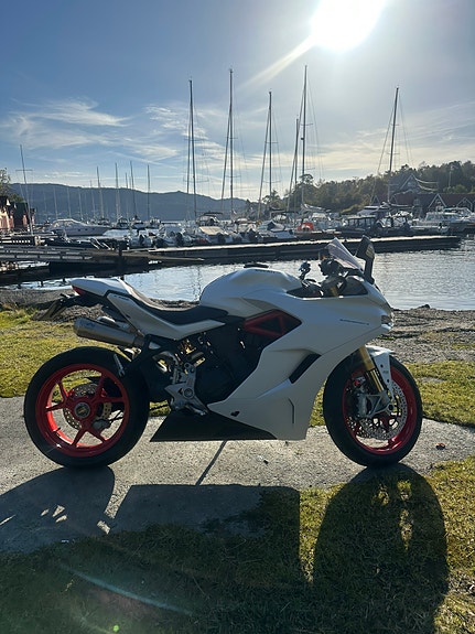 Ducati SuperSport 17 of 26