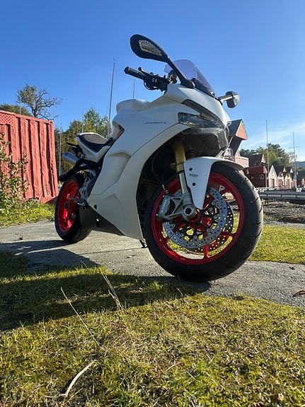 Ducati SuperSport 9 of 26