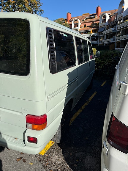 Volkswagen Caravelle 5 of 19