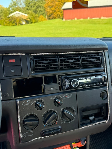 Volkswagen Caravelle 10 of 19
