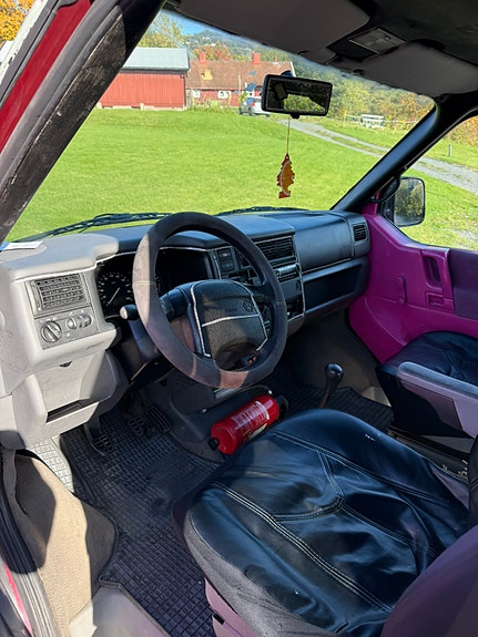 Volkswagen Caravelle 7 of 19