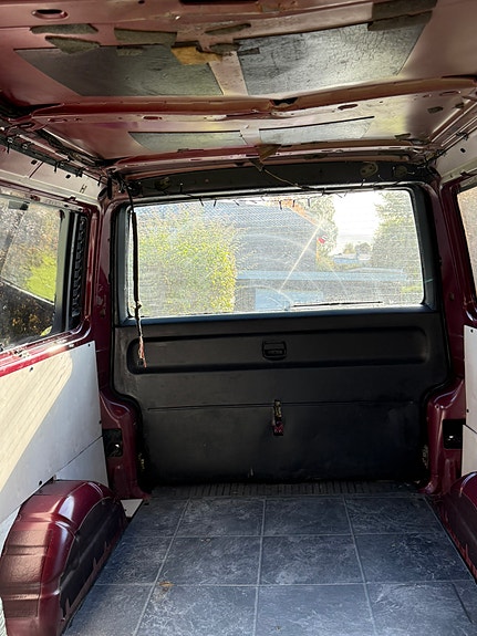 Volkswagen Caravelle 16 of 19