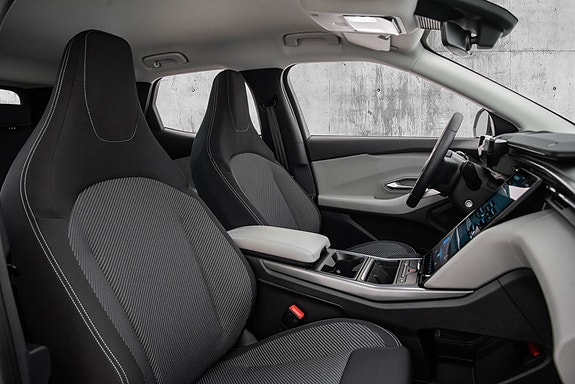 Ford Explorer 22 of 23