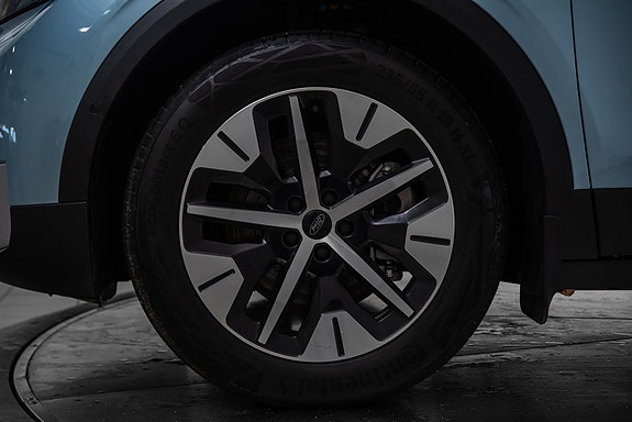 Ford Explorer 12 of 23