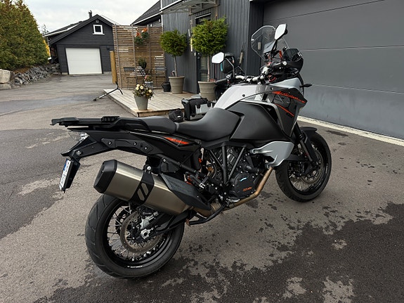 KTM 1190 Adventure 19 of 23
