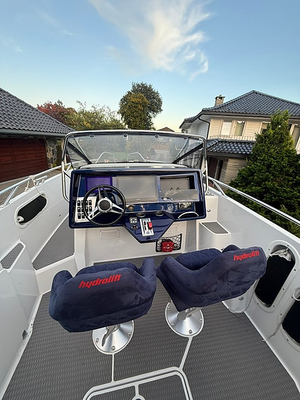 Hydrolift X26S R  / Mercury 450R / Garmin / Niroxx / Baugprop / Stereo 14 of 16