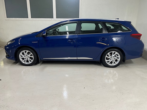 Toyota Auris 3 of 26