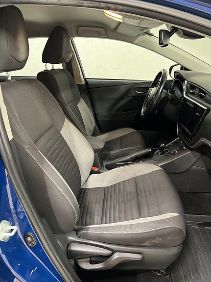 Toyota Auris 24 of 26
