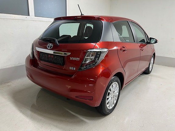 Toyota Yaris 4 of 23