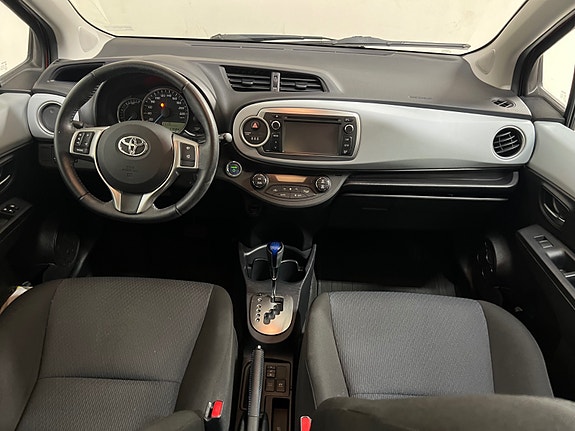 Toyota Yaris 19 of 23