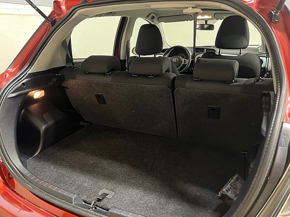 Toyota Yaris 23 of 23