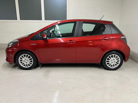 Toyota Yaris 3 of 23
