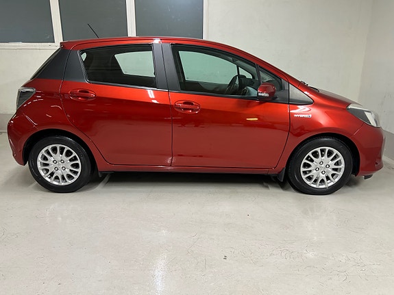 Toyota Yaris 6 of 23