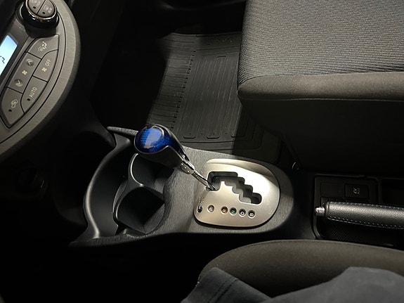 Toyota Yaris 18 of 23