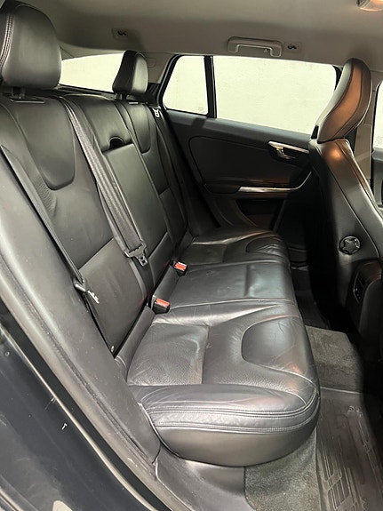 Volvo V60 24 of 25