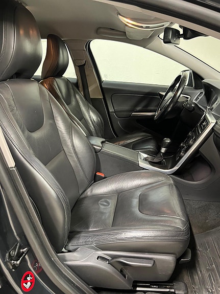 Volvo V60 23 of 25