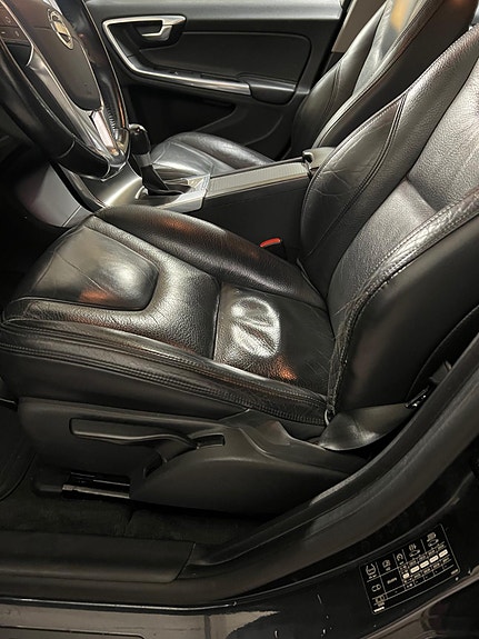 Volvo V60 9 of 25