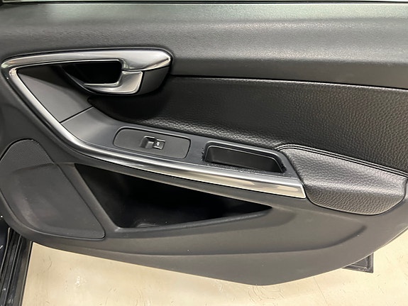 Volvo V60 22 of 25