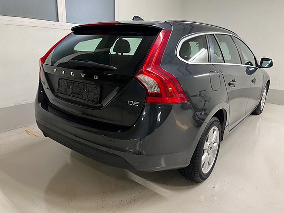 Volvo V60 4 of 25