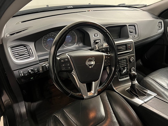 Volvo V60 8 of 25