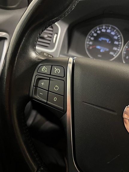 Volvo V60 12 of 25