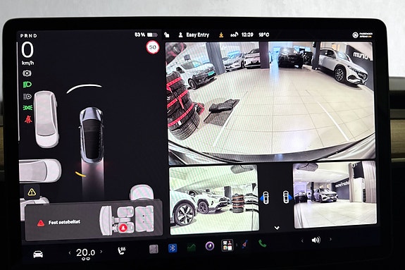 360-kamera gir komplett oversikt rundt bilen for trygg kjøring.
