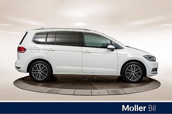 Volkswagen Touran 6 of 27