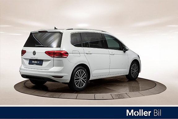 Volkswagen Touran 5 of 27