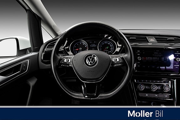 Volkswagen Touran 18 of 27