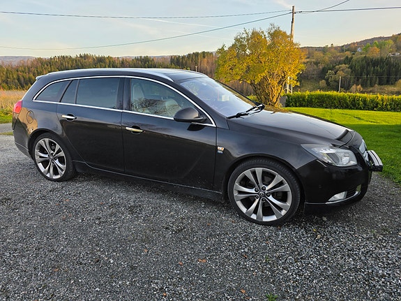Opel Insignia 2 of 8