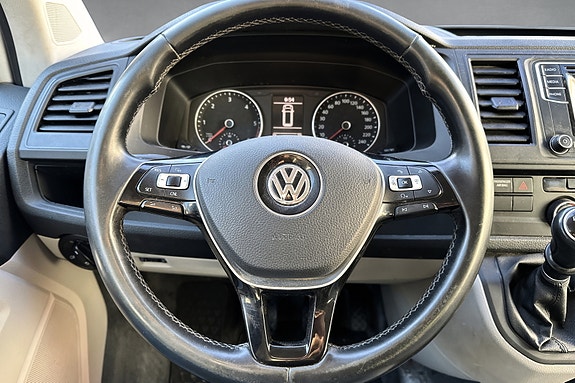 Volkswagen Caravelle 22 of 30