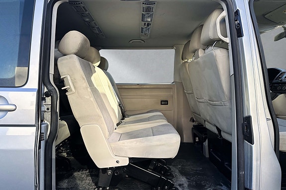 Volkswagen Caravelle 19 of 30