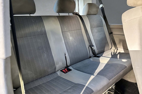Volkswagen Caravelle 18 of 30
