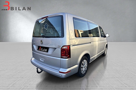 Volkswagen Caravelle 10 of 30