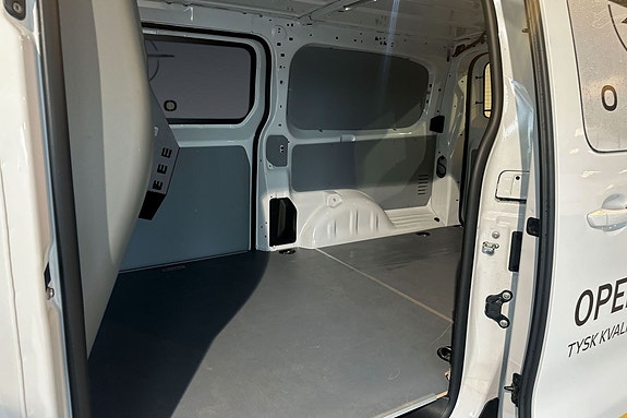 Opel Vivaro 16 of 29