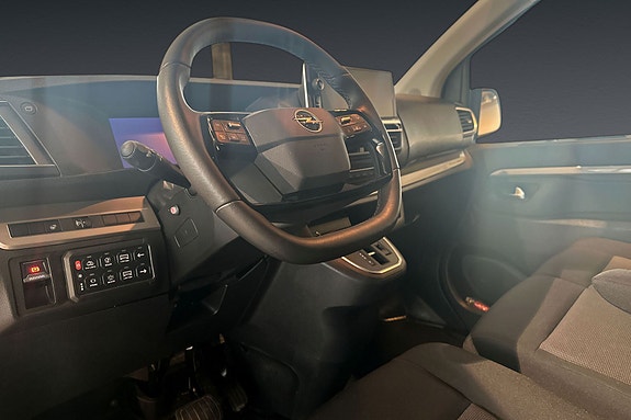 Opel Vivaro 11 of 29