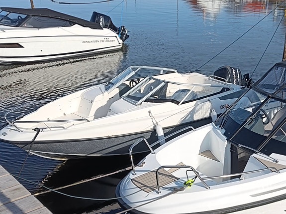 Kjekk bowrider leies ut 3 of 3