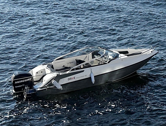 Kjekk bowrider leies ut 2 of 3