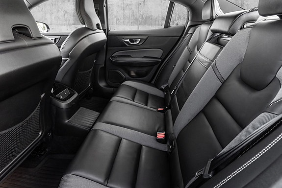 Volvo S60 15 of 29