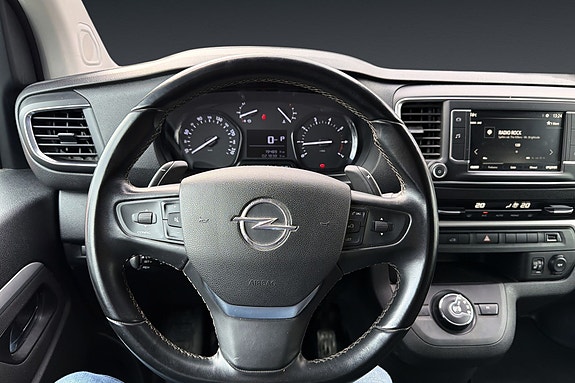 Opel Vivaro 13 of 19