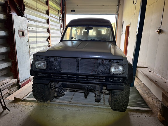 Nissan Patrol 3 of 10